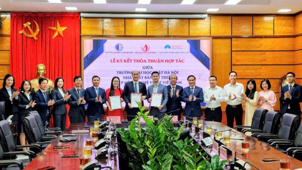 NXB Tri thức hợp tác xuất bản ấn phẩm số với Trường Đại học Luật Hà Nội